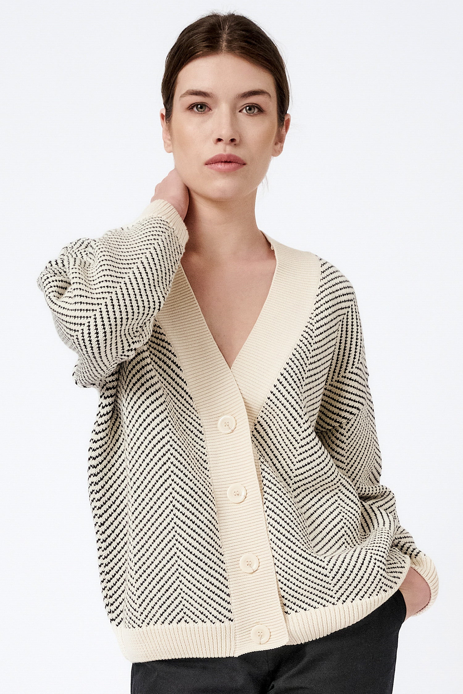Knitted herringbone cardigan – Mila.Vert Knitted herringbone cardigan – Mila.Vert