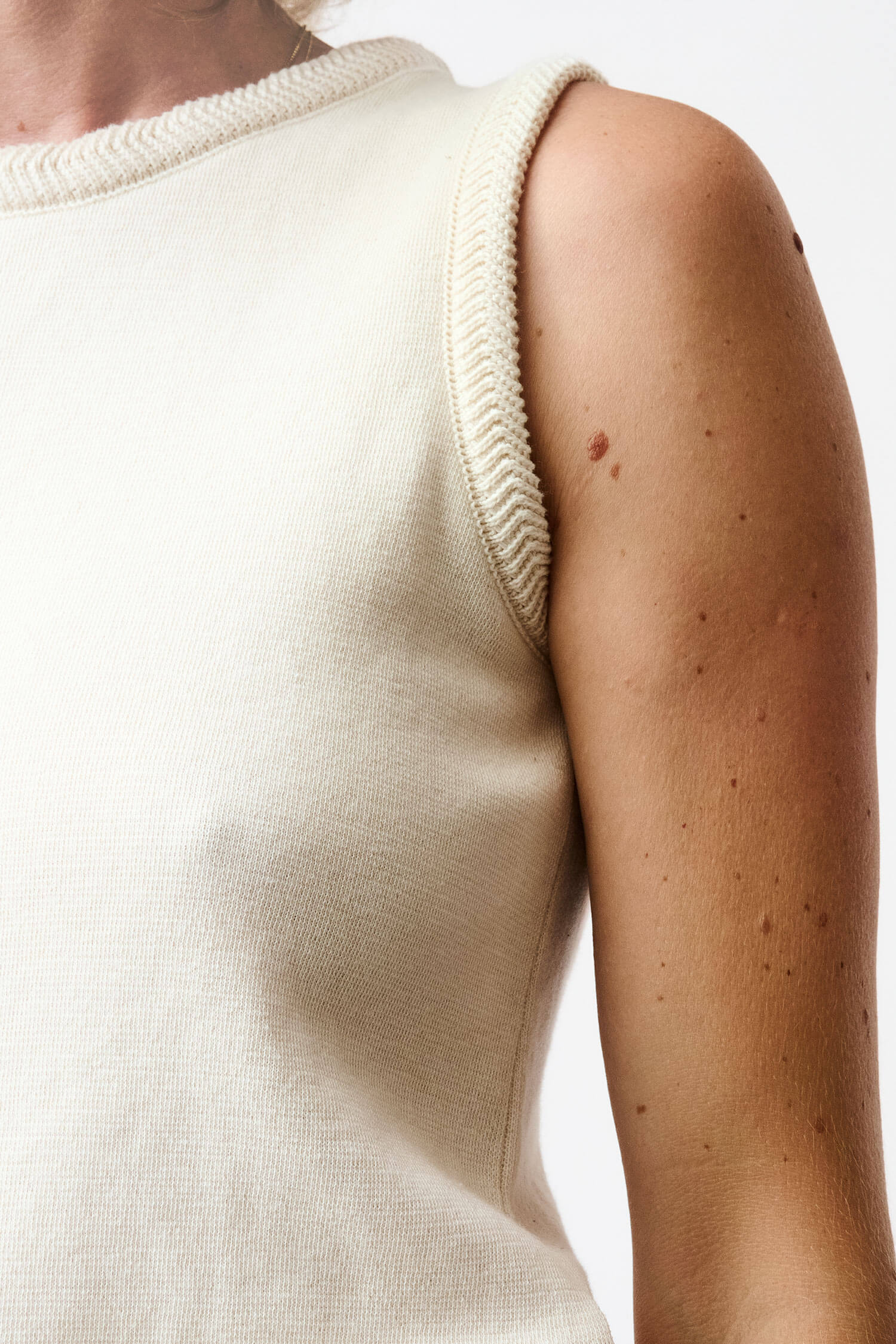 Knitted herringbone detail sleeveless top