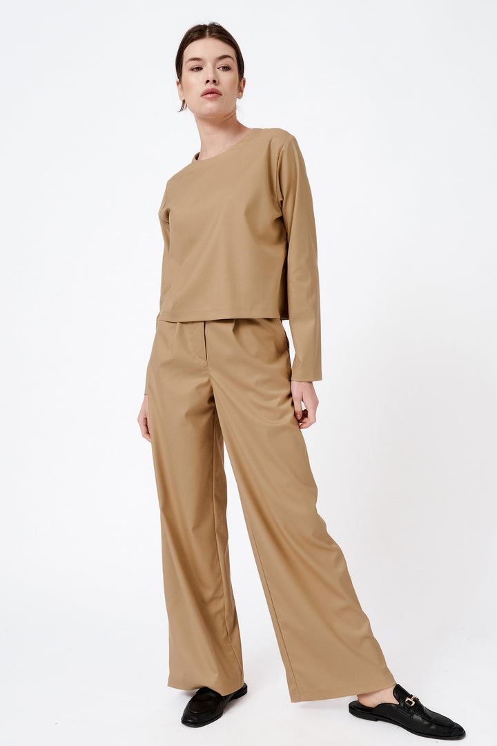 Wide-leg tailored trousers