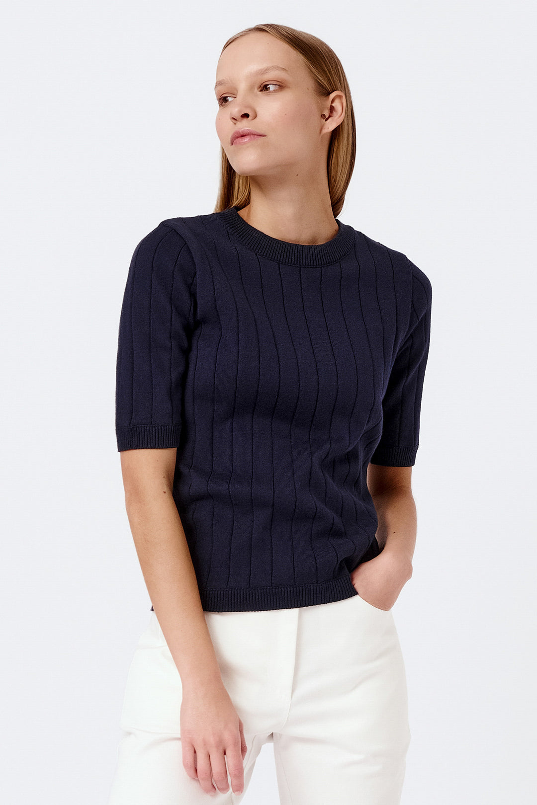 Knitted ribbed short-sleeved top –