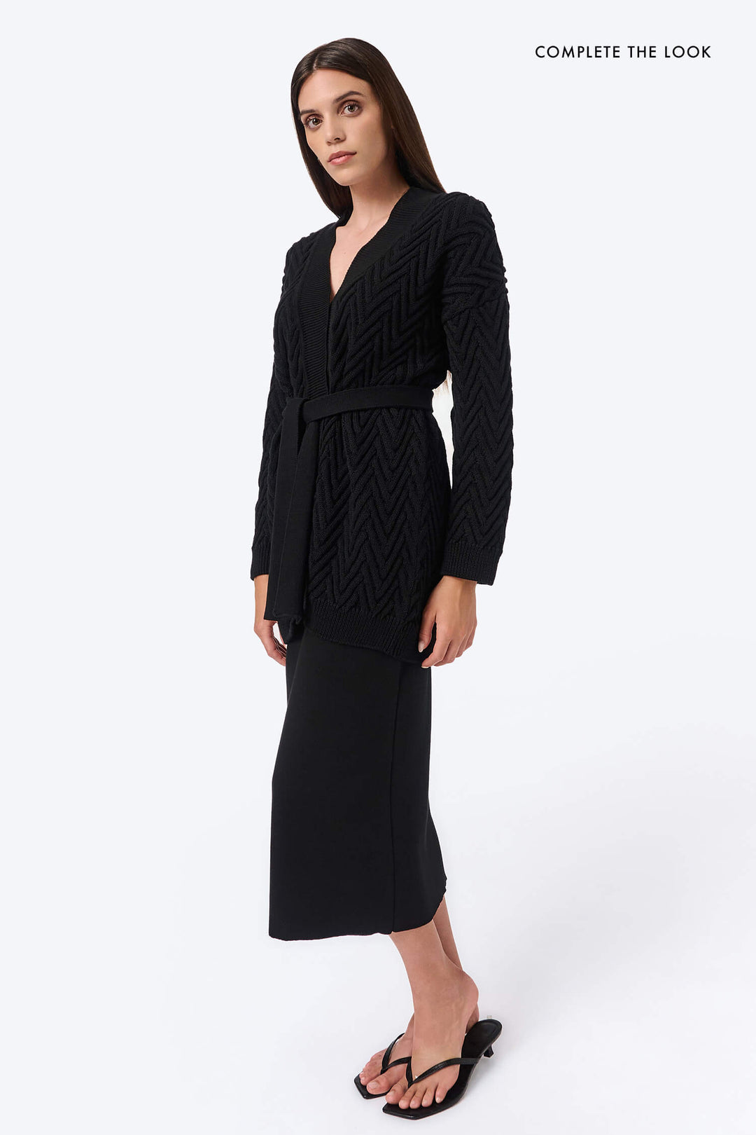 Gestrickte lange Fischgrat-Linien-Strickjacke