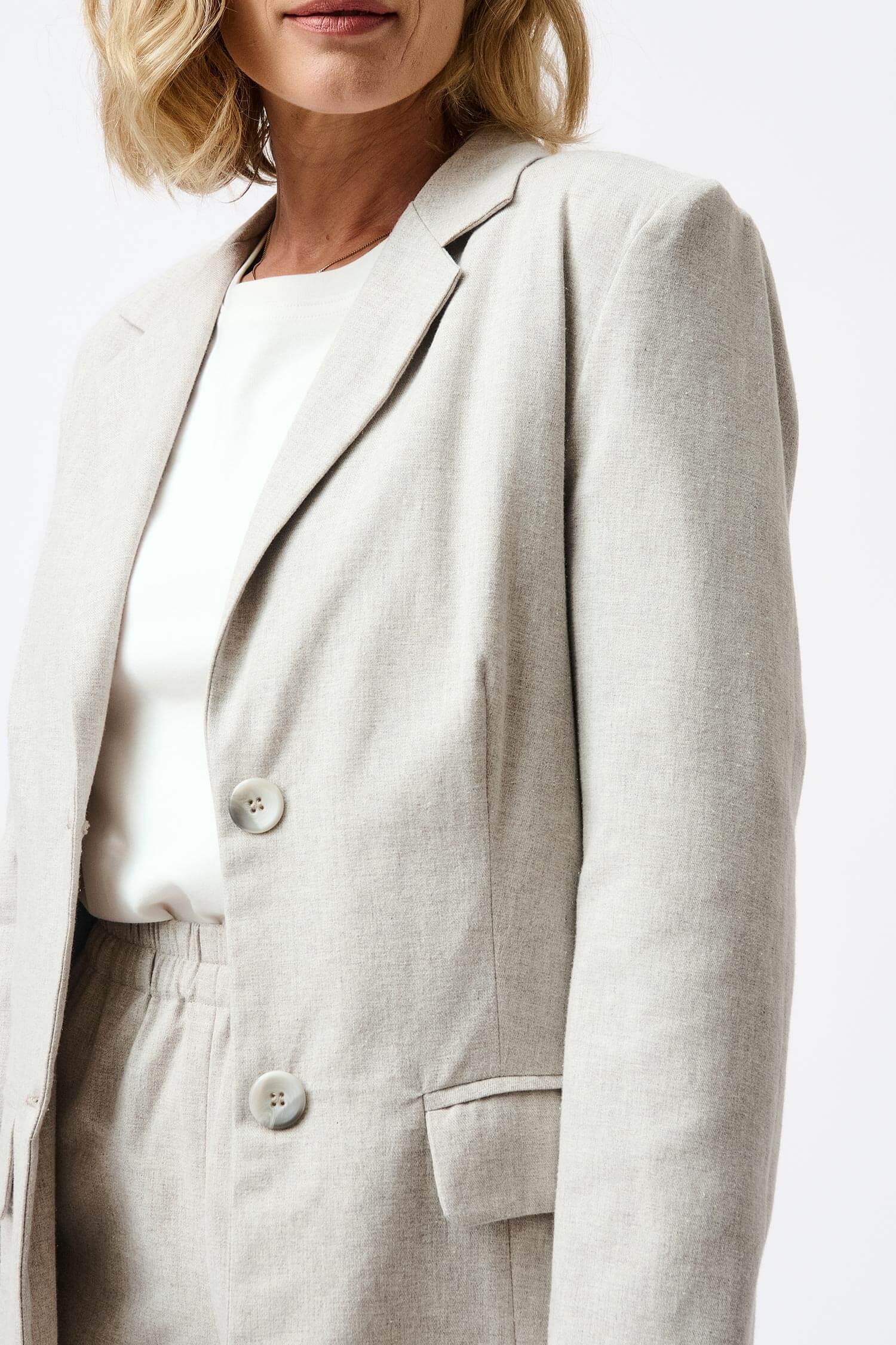 Tailored organic cotton blazer