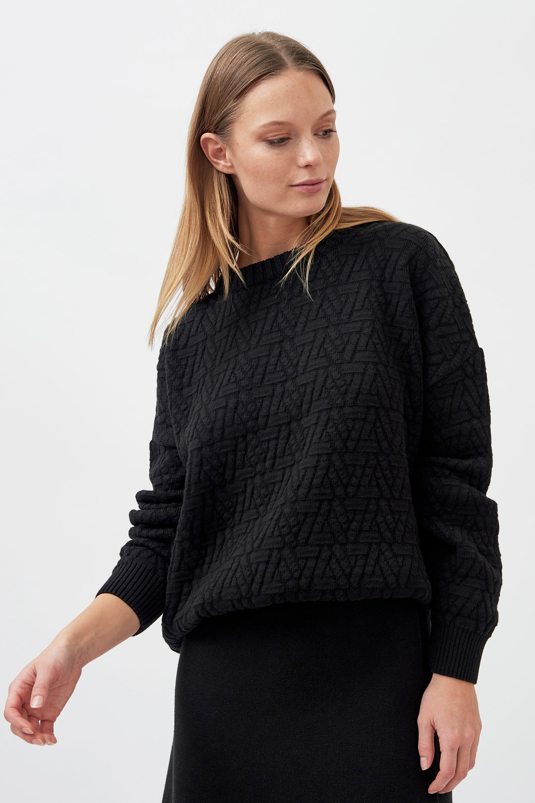 Knitted triangle pullover